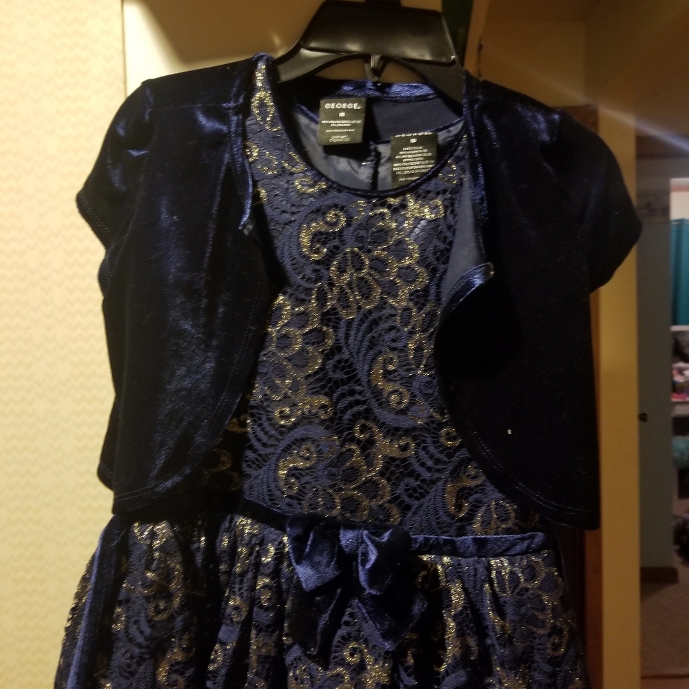 Dress - Picture 7 of 8